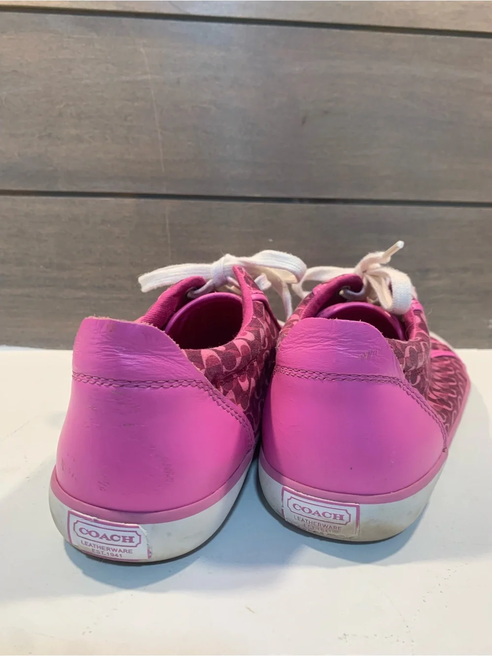 Coach Barrett Signature C Sneaker Pink Multi Sneaker Size 8 Preppy Luxury Casual